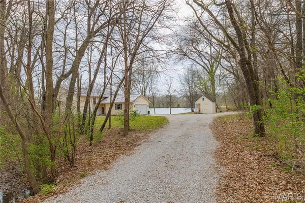 $379,000 | 2515 Primrose Lane, Altamont, IL 62411