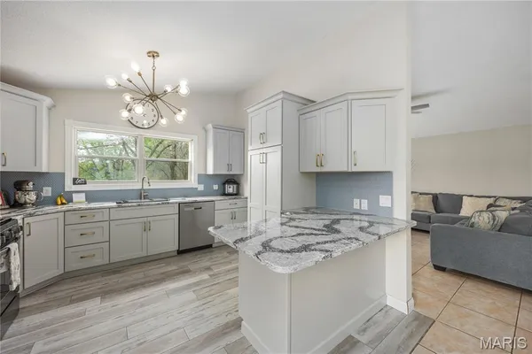 $379,000 | 2515 Primrose Lane, Altamont, IL 62411