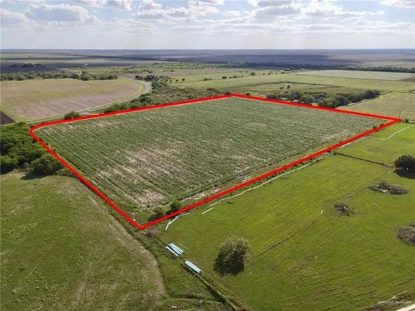 a view of an outdoor space