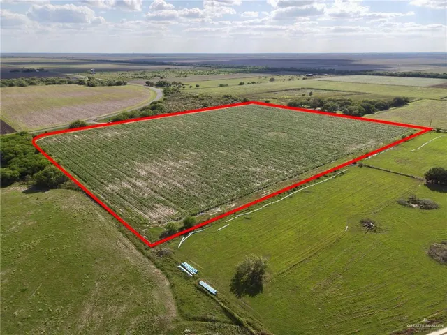 a view of an outdoor space