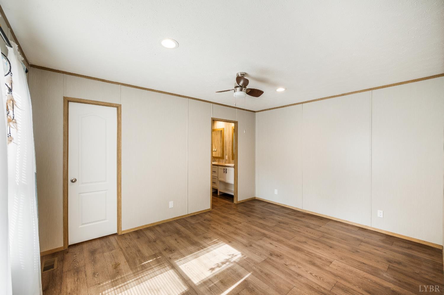 4560 Tye River Road Amherst, VA 24521 - Photo 14 of 40 a view of empty room with wooden floor