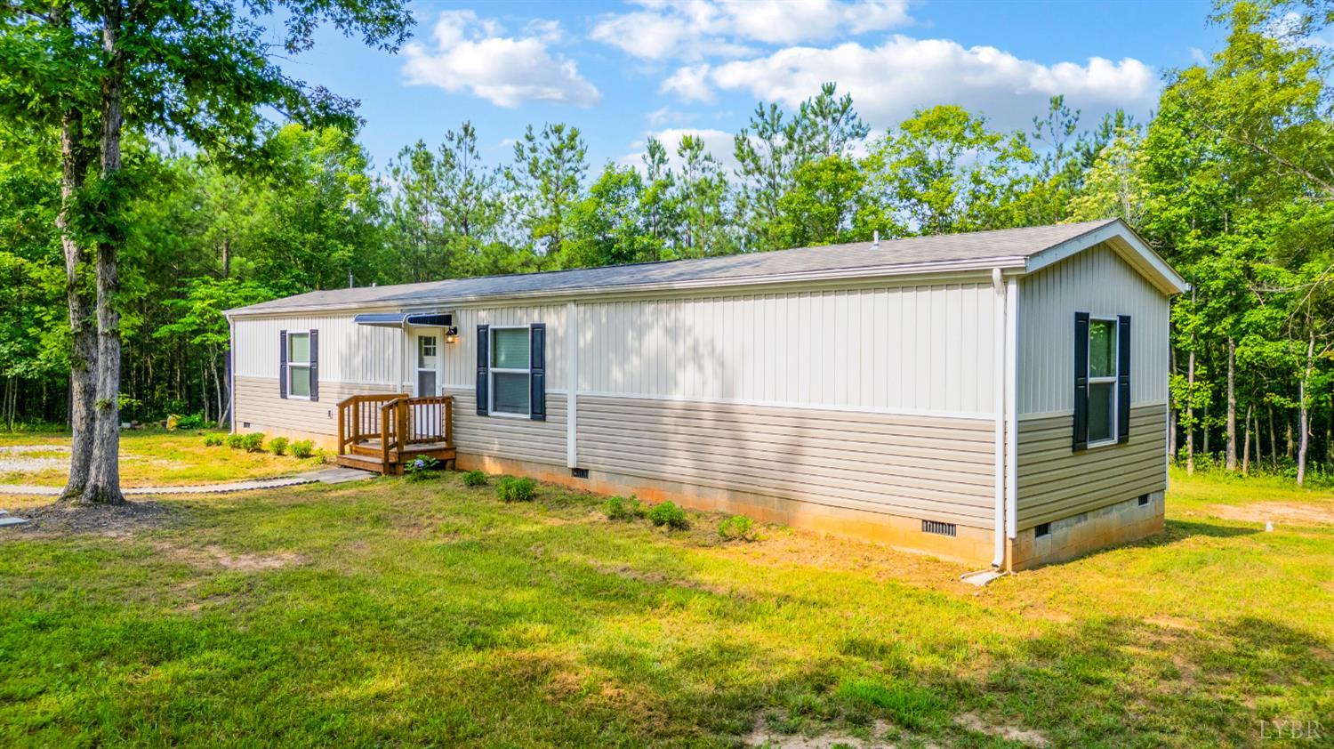 4560 Tye River Road Amherst, VA 24521 - Photo 37 of 40 a view of a house with backyard and sitting area