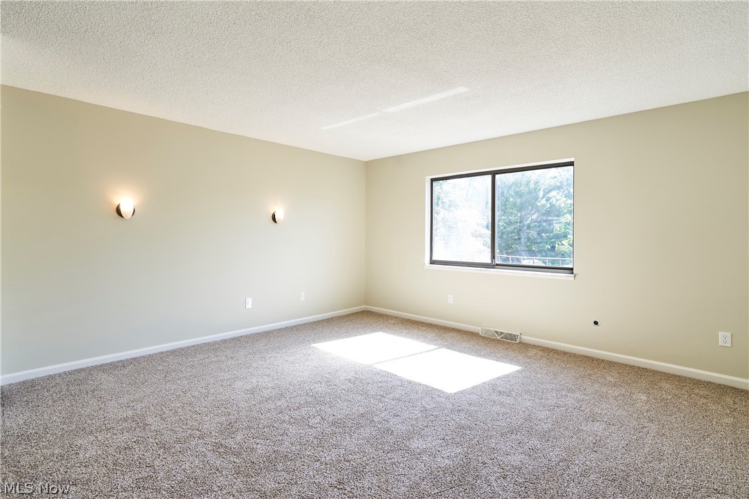 880 Hampton Ridge Drive Akron, OH 44313 - Photo 15 of 29
