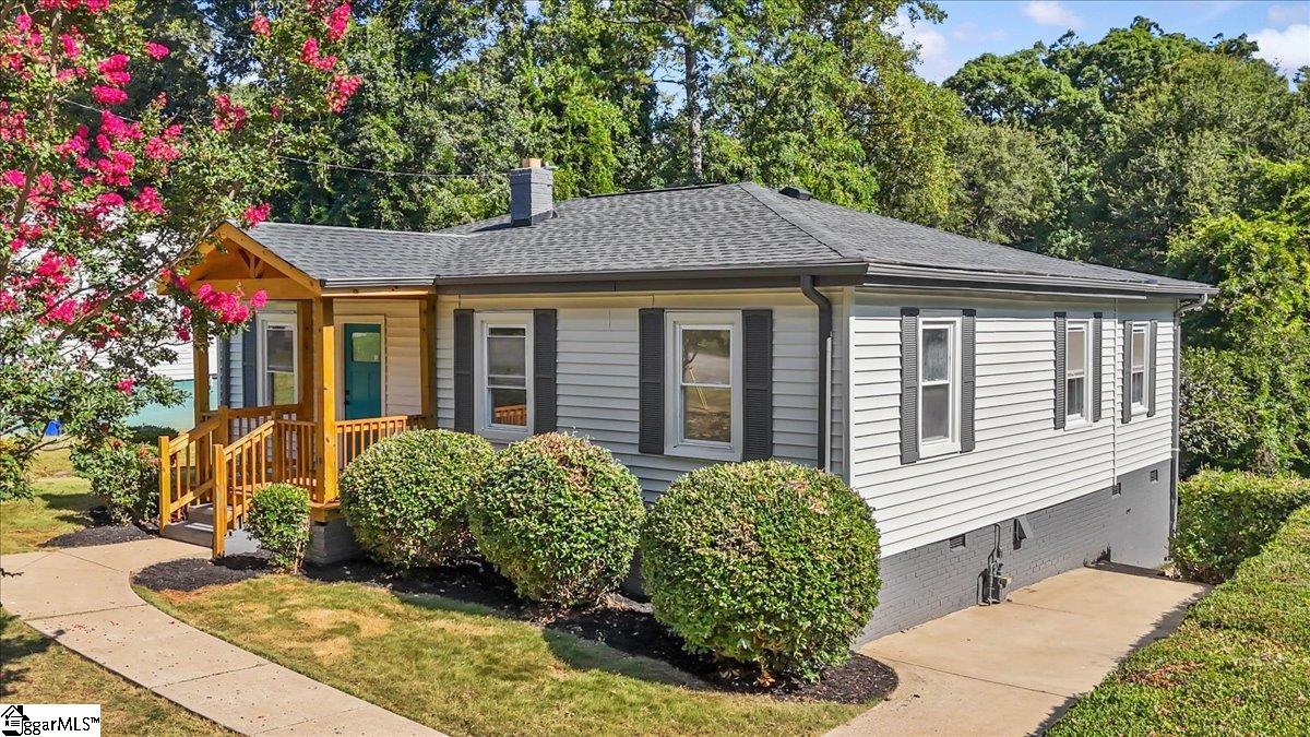 111 Tuskegee Avenue Greenville, SC 29607 - Photo 2 of 37