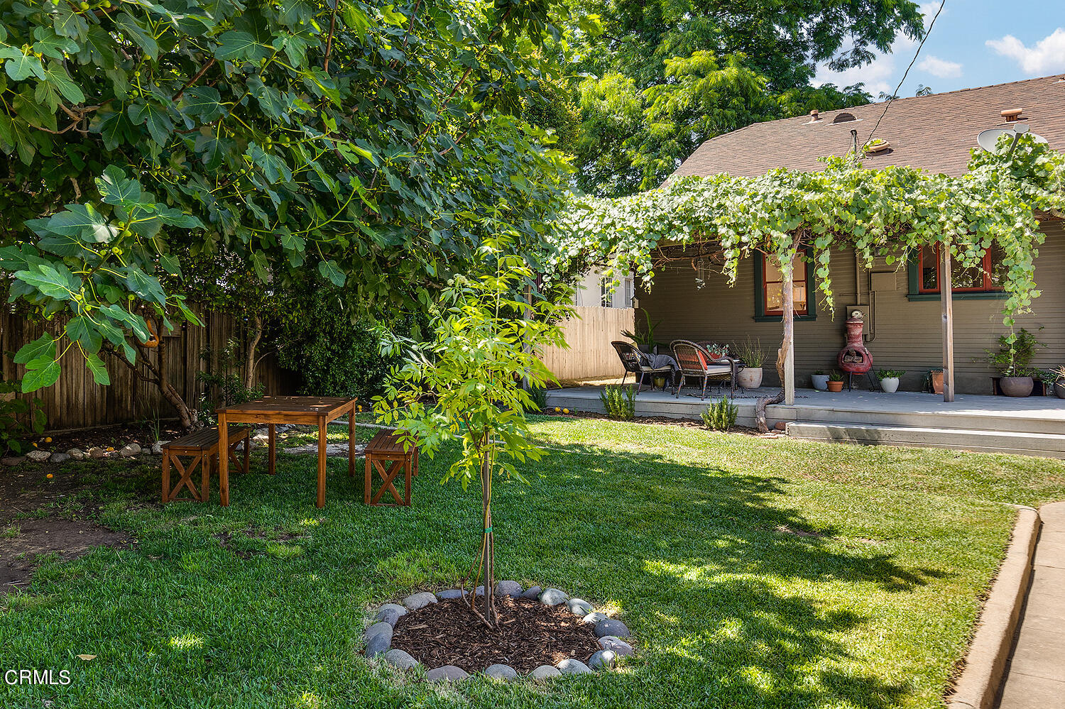 604 Douglas Street Pasadena, CA 91104 - Photo 39 of 41 a view of a swimming pool with sitting area