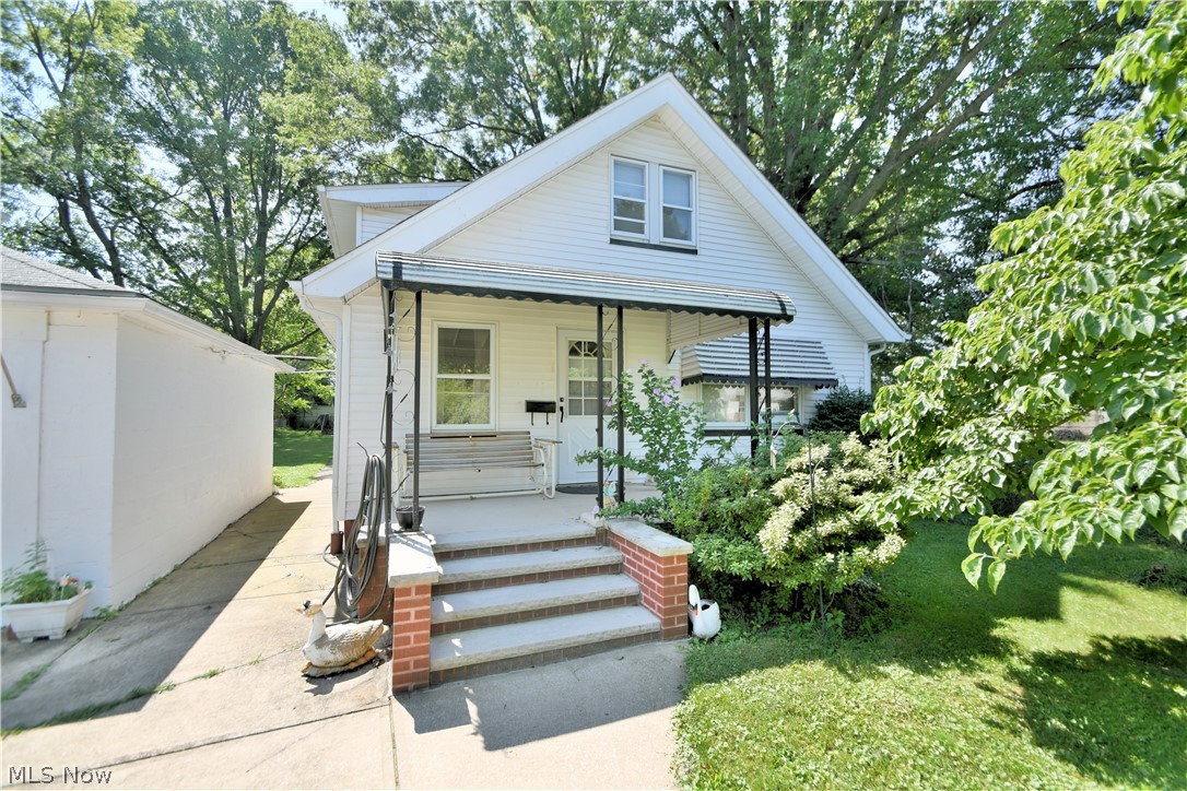 3903 Snow Road Cleveland, OH 44134 - Photo 1 of 26