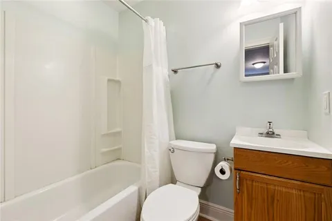 $245,000 | 500 Lake Marina Avenue, Unit 327, New Orleans, LA 70124