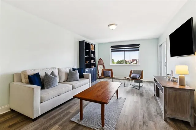 $245,000 | 500 Lake Marina Avenue, Unit 327, New Orleans, LA 70124