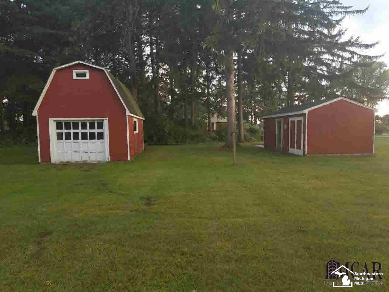 2360 Blue Bush Road Monroe, MI 48162 - Photo 19 of 24 21365026-18.JPG
