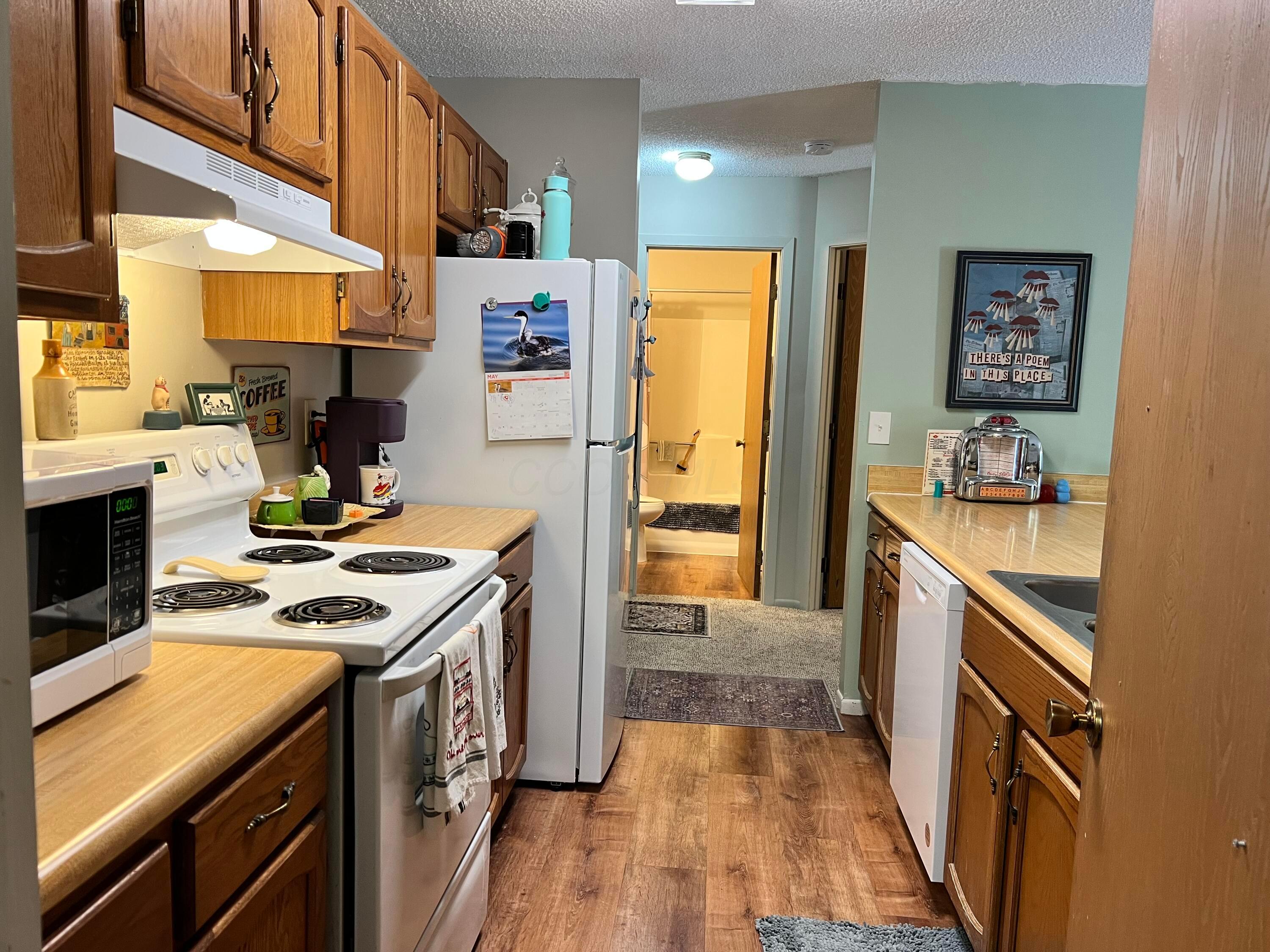 4141 Karl Road, Unit 309 Columbus, OH 43224 - Photo 6 of 27 Kitchen