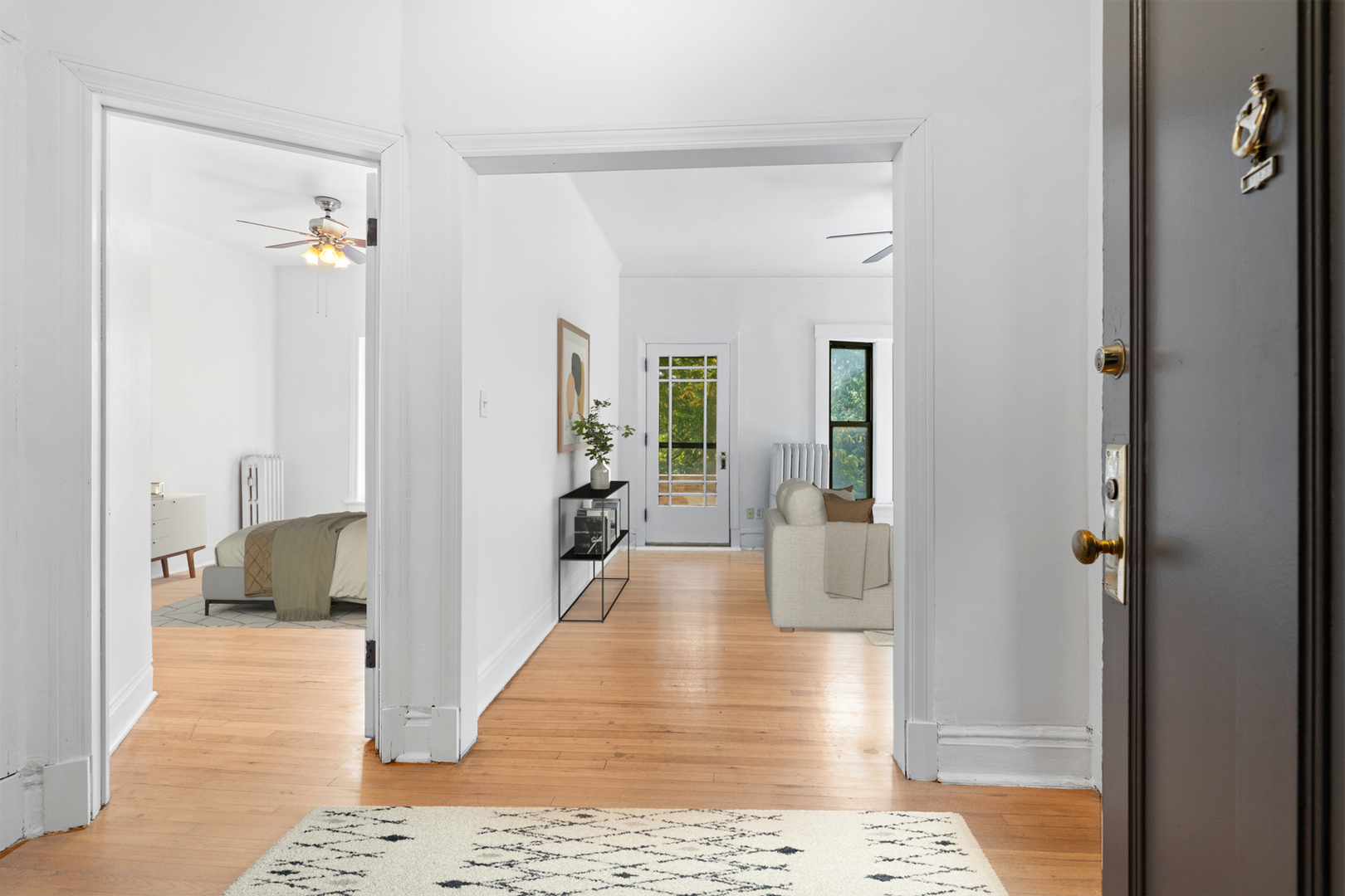 718 West Sheridan Road, Unit 3S Chicago, IL 60613 - Photo 2 of 19 Gallery Image 2