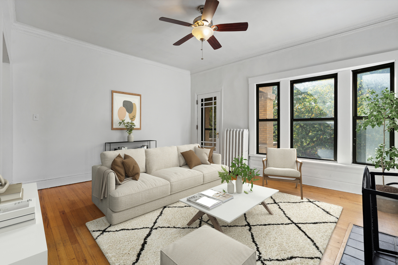 718 West Sheridan Road, Unit 3S Chicago, IL 60613 - Photo 4 of 19 Gallery Image 4