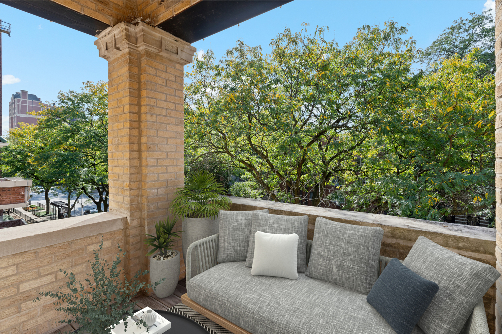 718 West Sheridan Road, Unit 3S Chicago, IL 60613 - Photo 6 of 19 Gallery Image 6