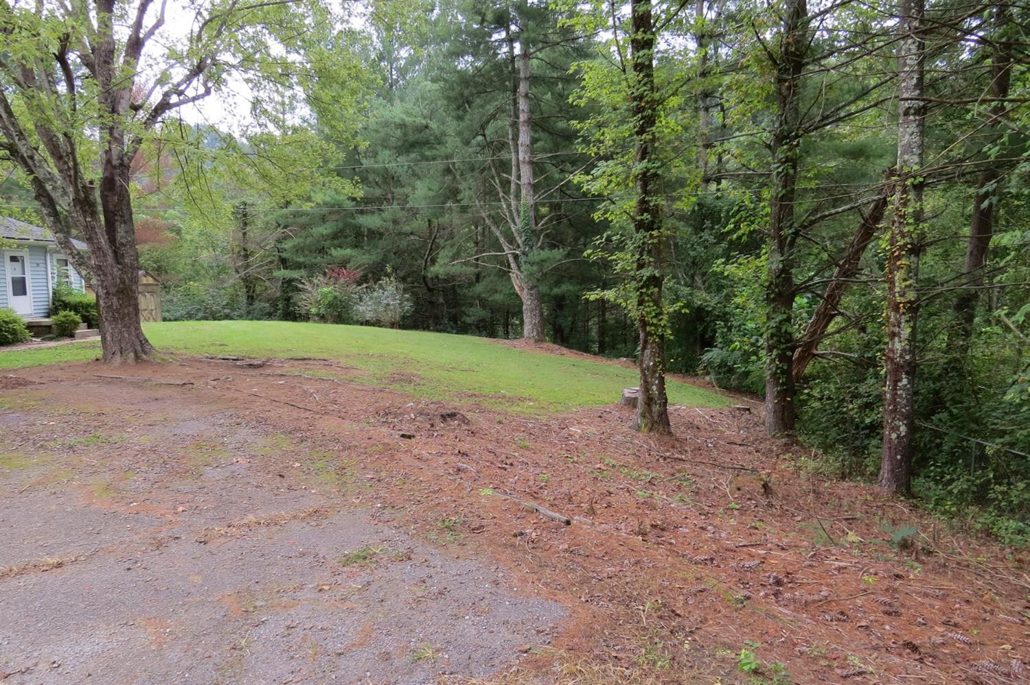 762 Valentine Branch Road Cannon, KY 40923 - Photo 6 of 25 Photo 6
