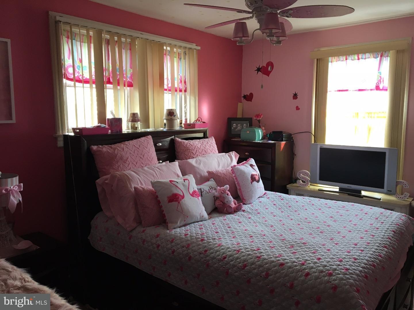 5415 Rutland Street Philadelphia, PA 19124 - Photo 8 of 20 Bedroom - Main