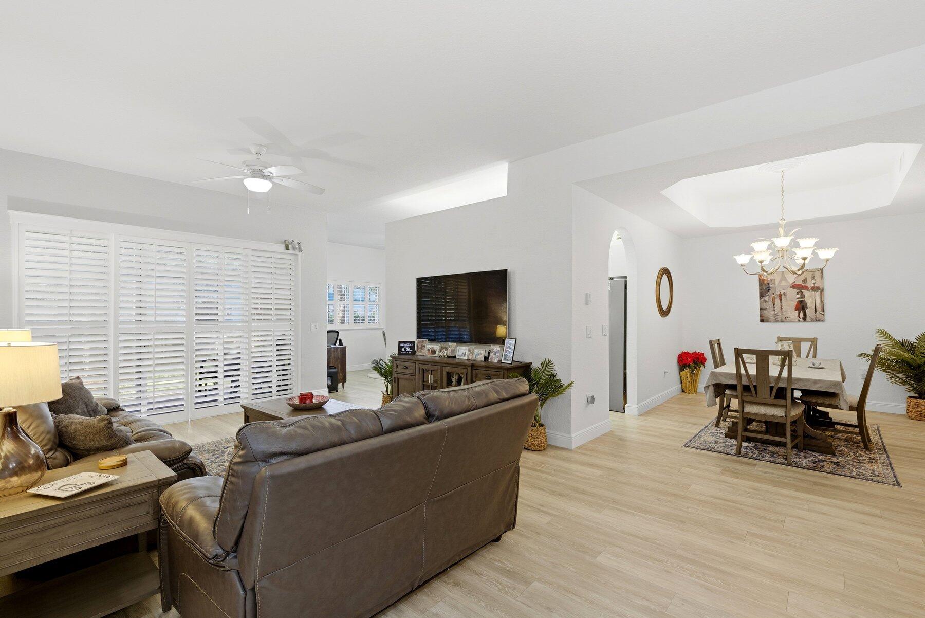 7961 Exeter Boulevard East, Unit 102 Tamarac, FL 33321 - Photo 4 of 46 Living Area