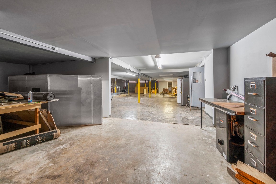 1018 Shaver Street Pasadena, TX 77506 - Photo 42 of 43 a view of a room with gym equipment