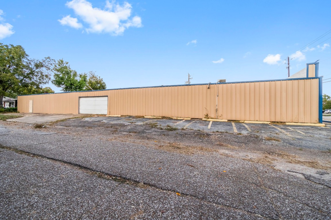 1018 Shaver Street Pasadena, TX 77506 - Photo 26 of 43 a view of a outdoor space