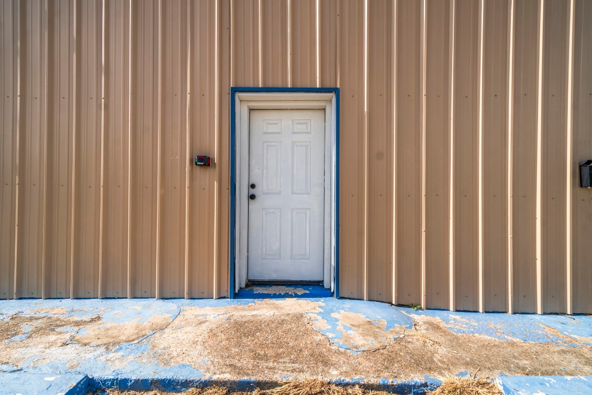 1018 Shaver Street Pasadena, TX 77506 - Photo 4 of 43 a view of wooden door and a wooden door