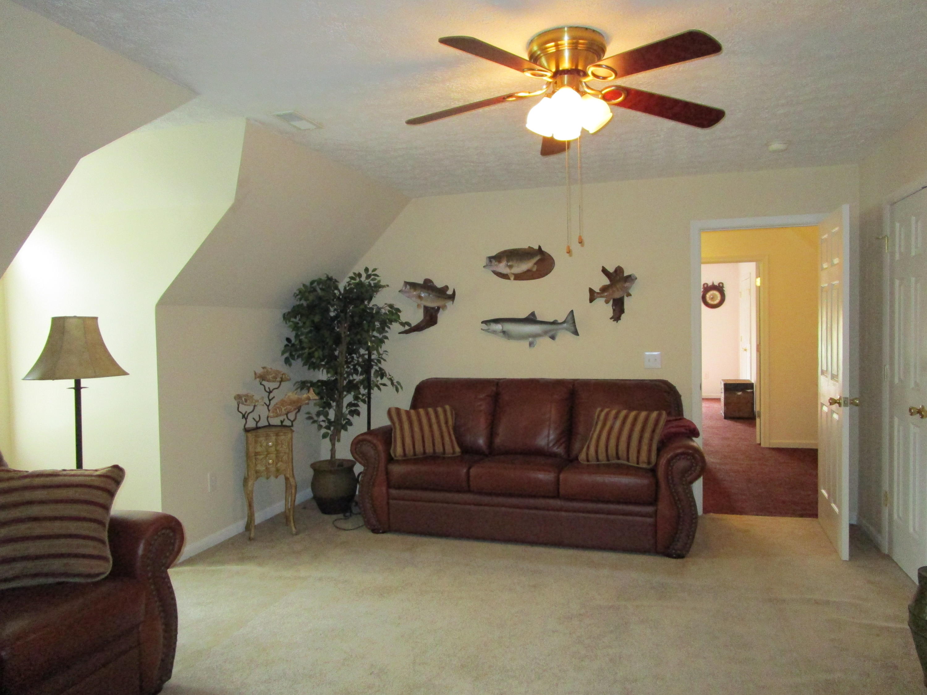 520 Green Level Road Boones Mill, VA 24065 - Photo 9 of 43 a living room with furniture