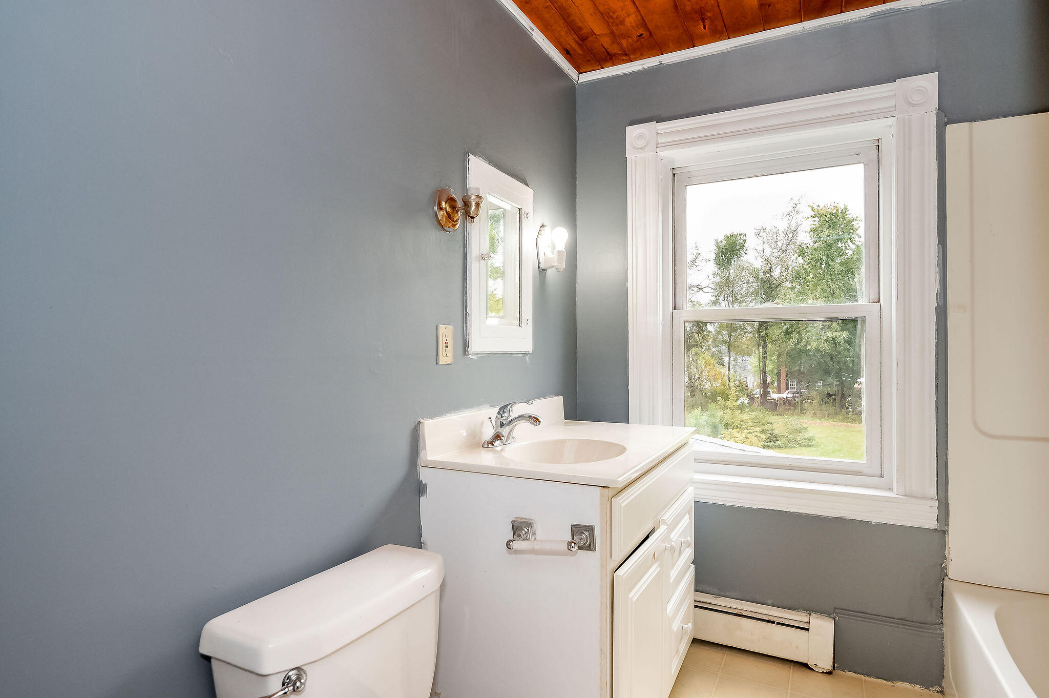 121 Berwick Road Berwick, ME 03901 - Photo 29 of 46 DSC_4335editforDB