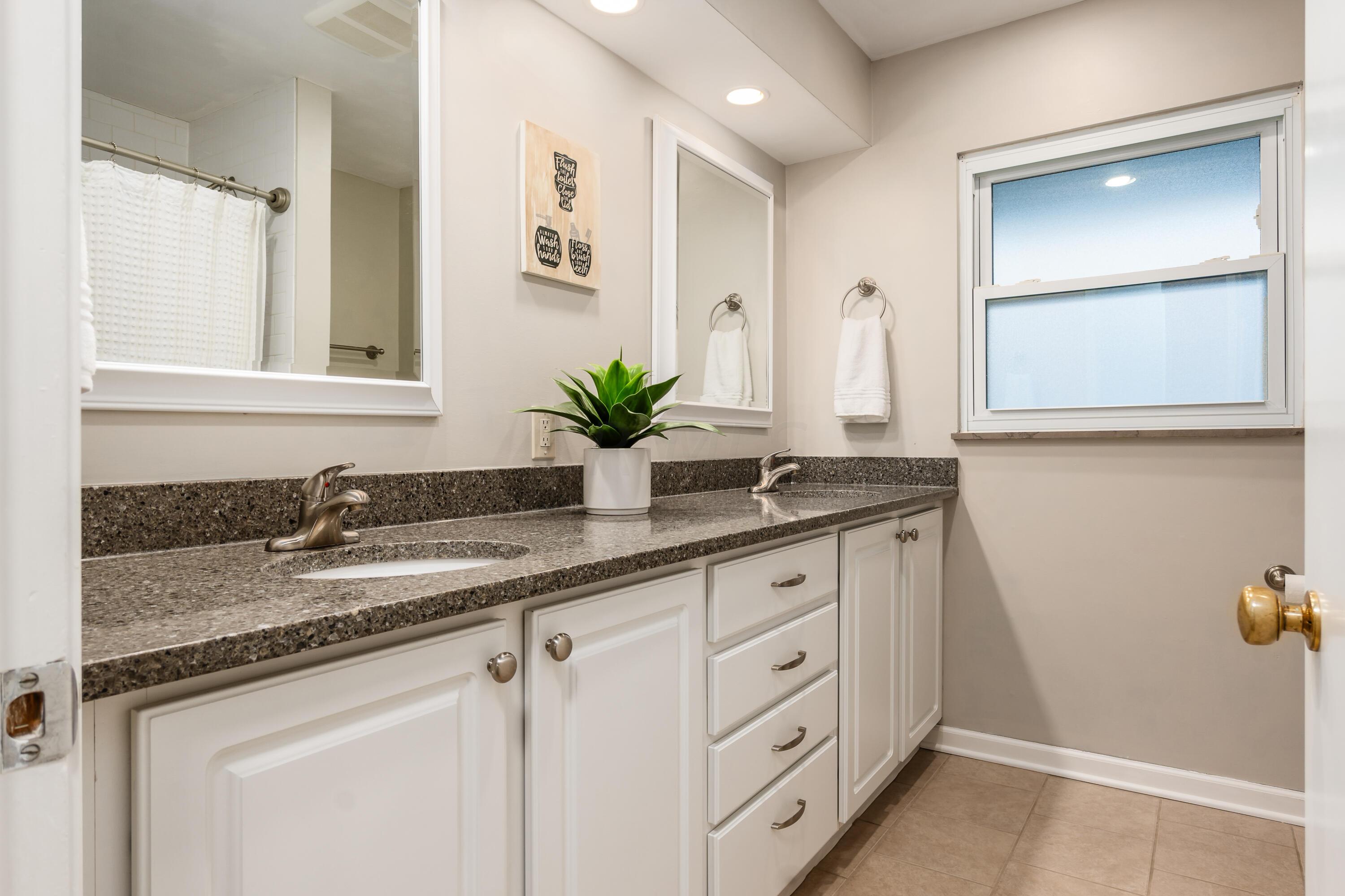 3769 Mountview Road Columbus, OH 43220 - Photo 36 of 51 Full Bath