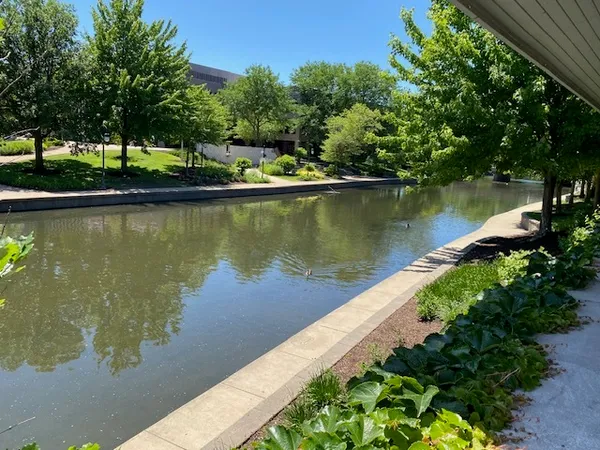 $1,685 | 5s100 Pebblewood Lane, Unit D2, Naperville, IL 60563