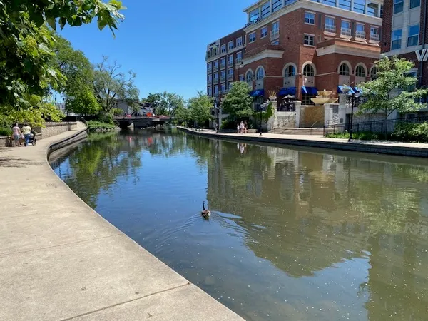 $1,685 | 5s100 Pebblewood Lane, Unit D2, Naperville, IL 60563