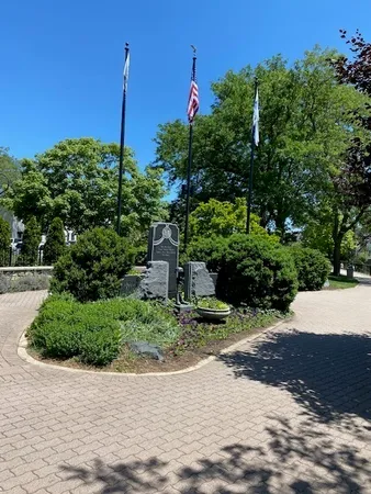 $1,685 | 5s100 Pebblewood Lane, Unit D2, Naperville, IL 60563