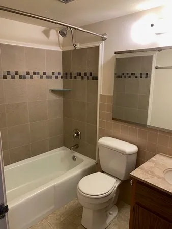 $1,685 | 5s100 Pebblewood Lane, Unit D2, Naperville, IL 60563