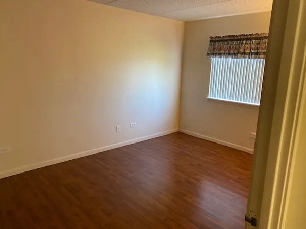 $1,685 | 5s100 Pebblewood Lane, Unit D2, Naperville, IL 60563