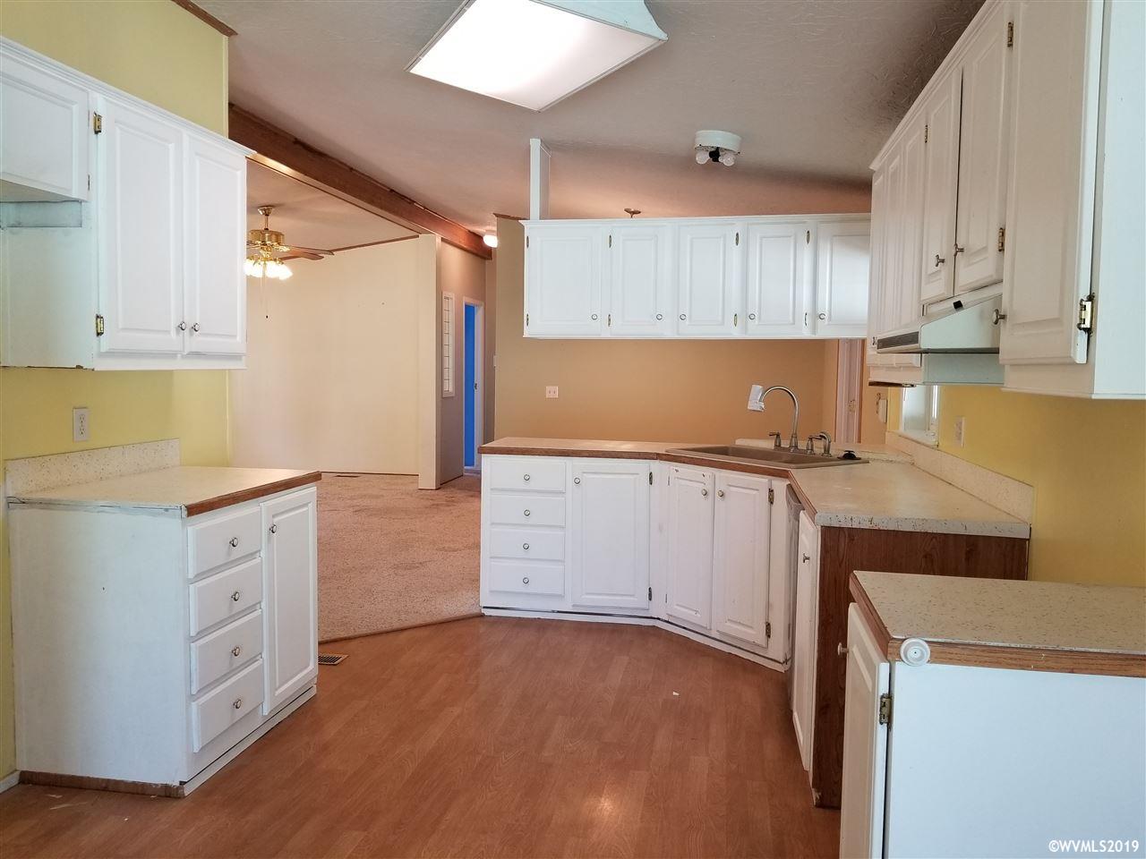 30549 Ridge Street Lebanon, OR 97355 - Photo 8 of 32 Gallery Image 8