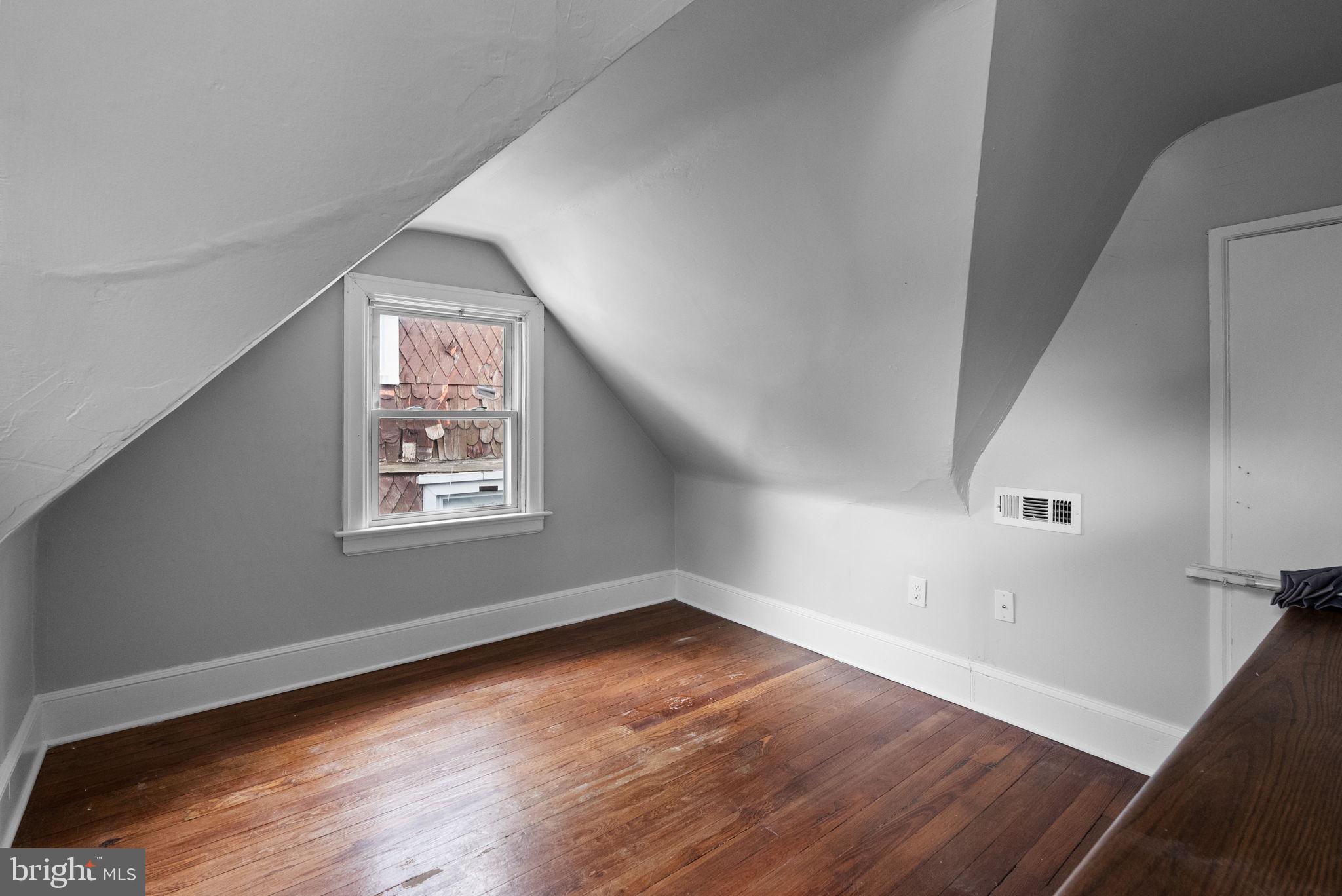 1575 Old York Road Abington, PA 19001 - Photo 23 of 31 Upstairs Bedroom3
