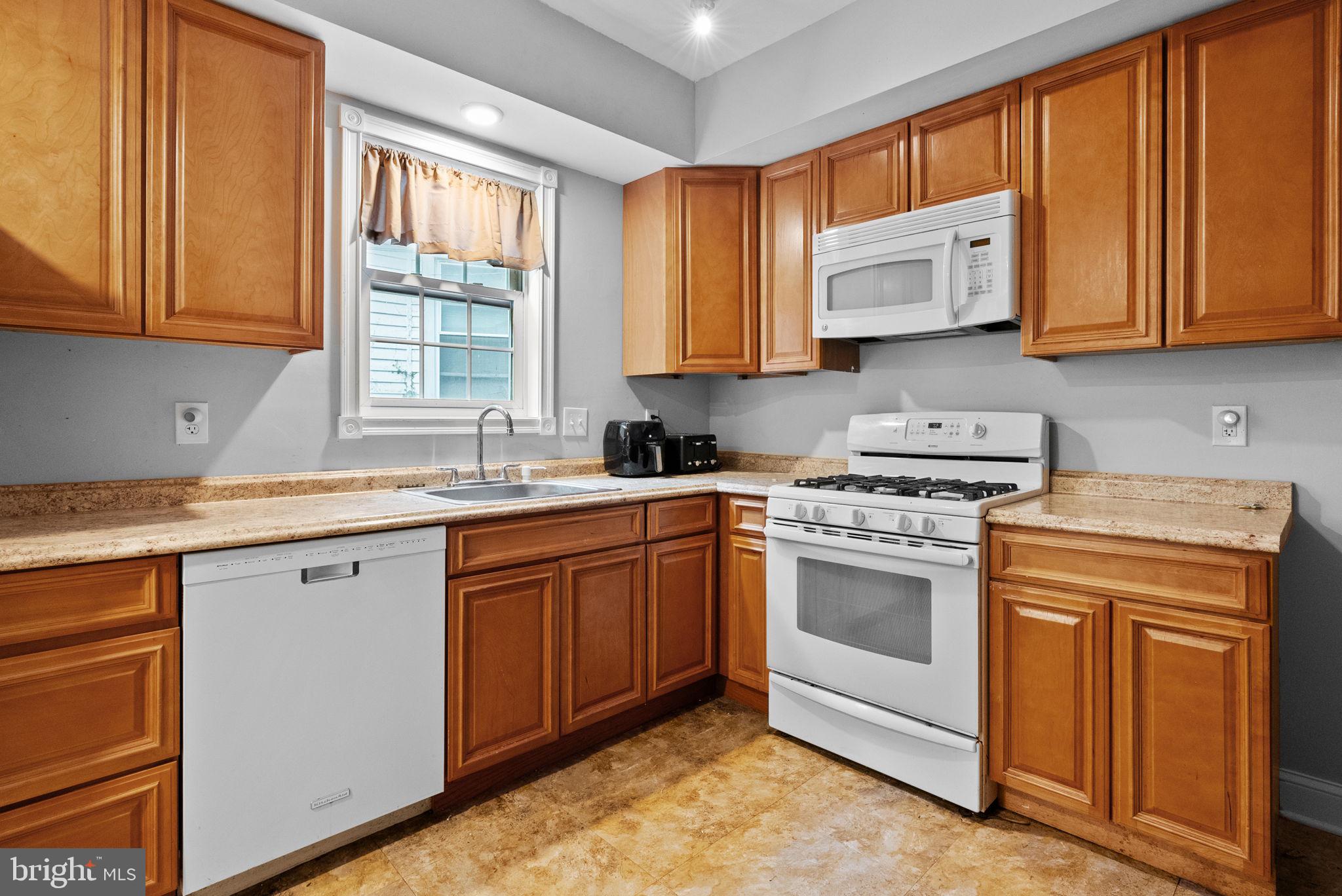 1575 Old York Road Abington, PA 19001 - Photo 10 of 31 1st Fl Kitch