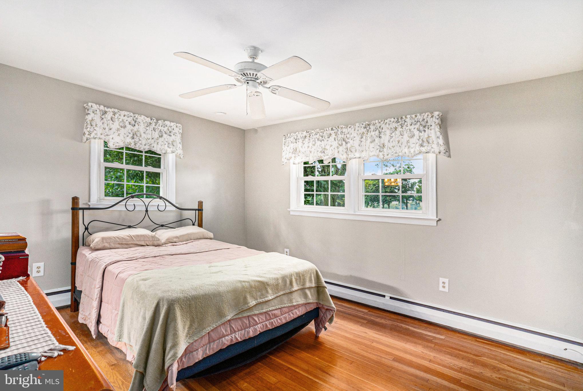 26 Chapel View Road Norristown, PA 19403 - Photo 18 of 28 Primary Bedroom