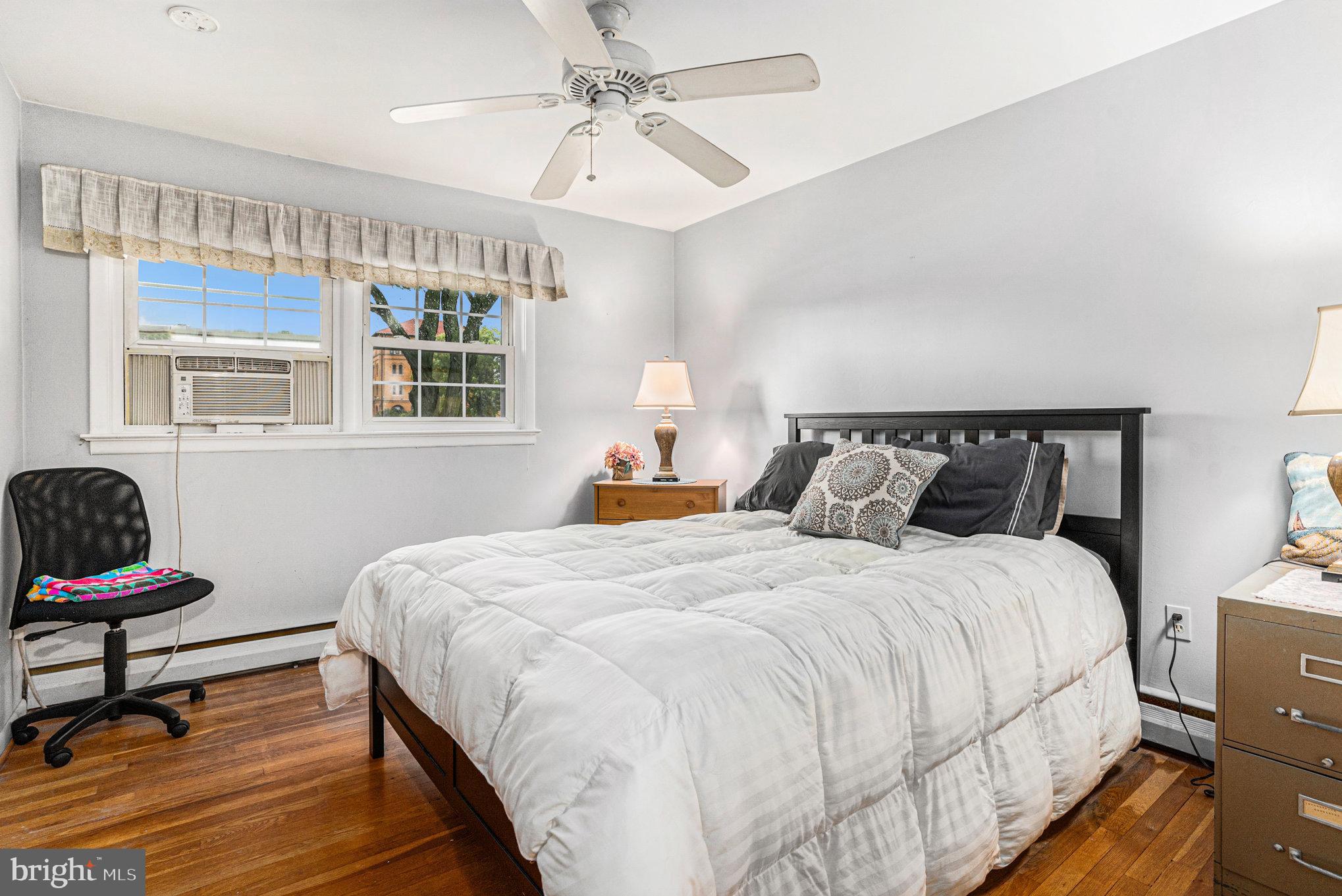 26 Chapel View Road Norristown, PA 19403 - Photo 21 of 28 2nd Bedroom