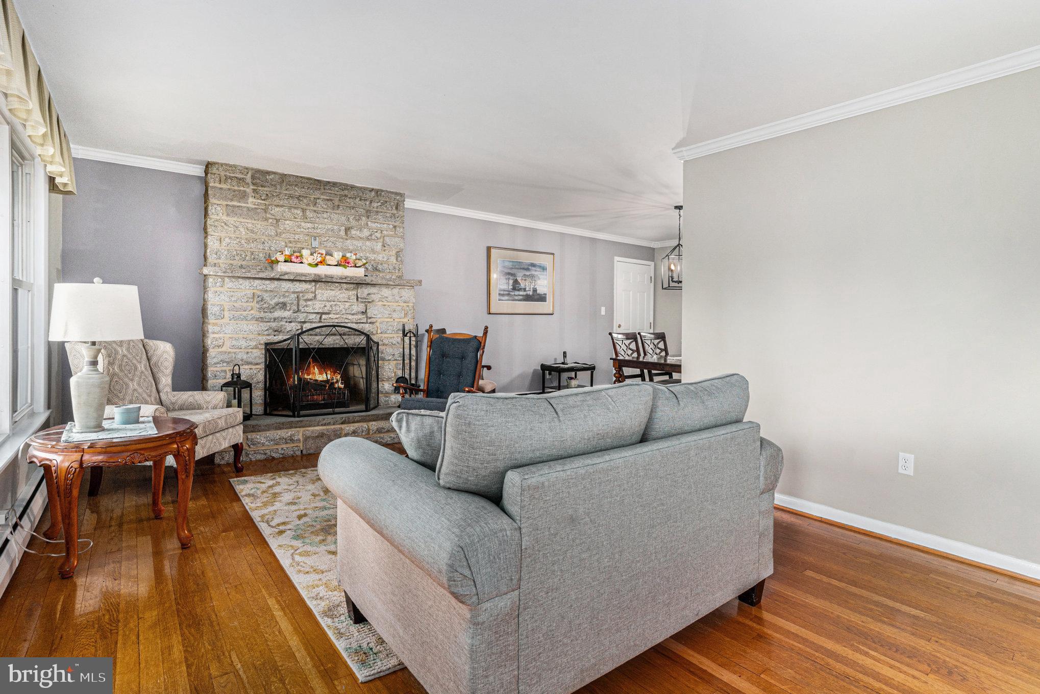 26 Chapel View Road Norristown, PA 19403 - Photo 10 of 28 Hardwood Floors