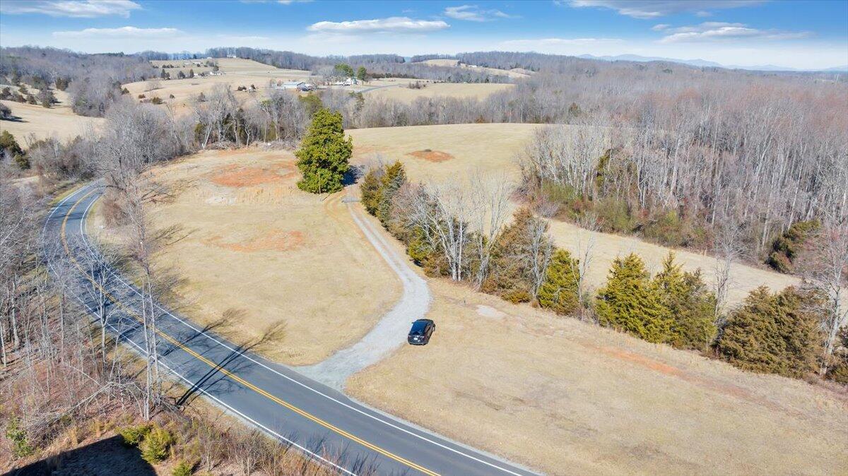 5236 White House Road Moneta, VA 24121 - Photo 22 of 22 20240208131654574532000000-o