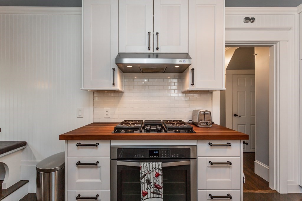355 Rochester Street Fall River, MA 02720 - Photo 20 of 32 Gallery Image 20