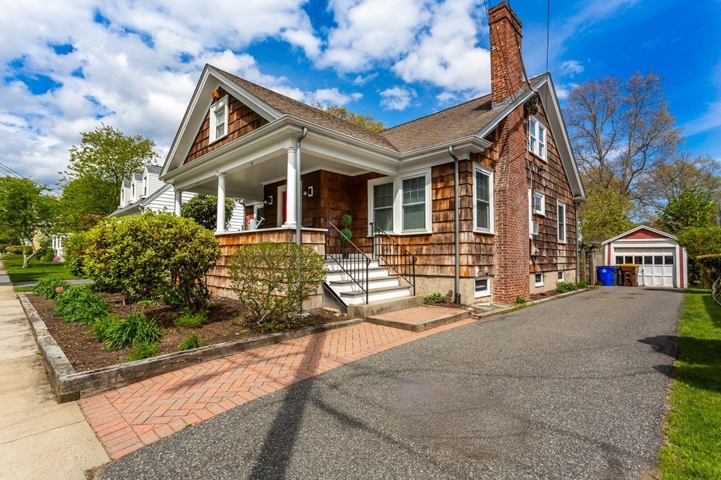 355 Rochester Street Fall River, MA 02720 - Photo 2 of 32 Gallery Image 2