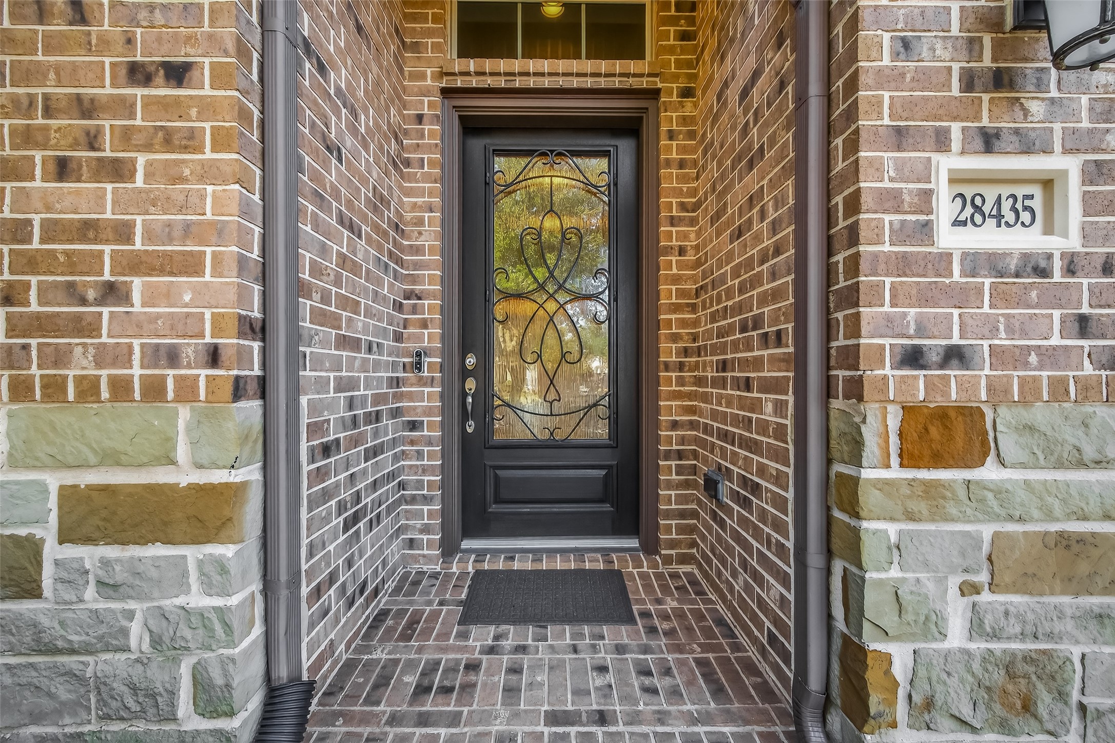 28435 Sycamore Falls Lane Fulshear, TX 77441 - Photo 4 of 46 a view of a door