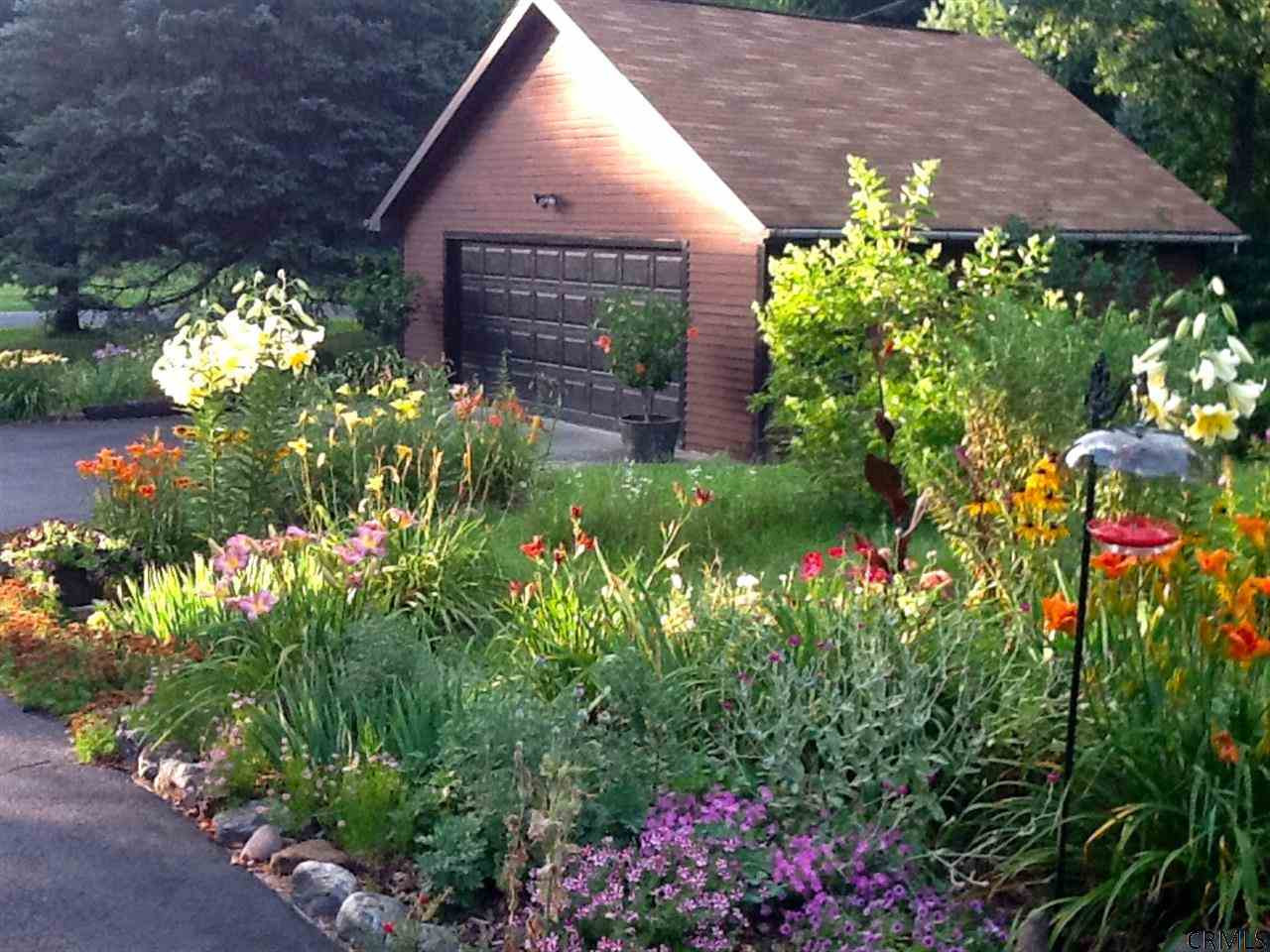 129 Van Aernem Road Malta, NY 12020 - Photo 3 of 25 Photo 3