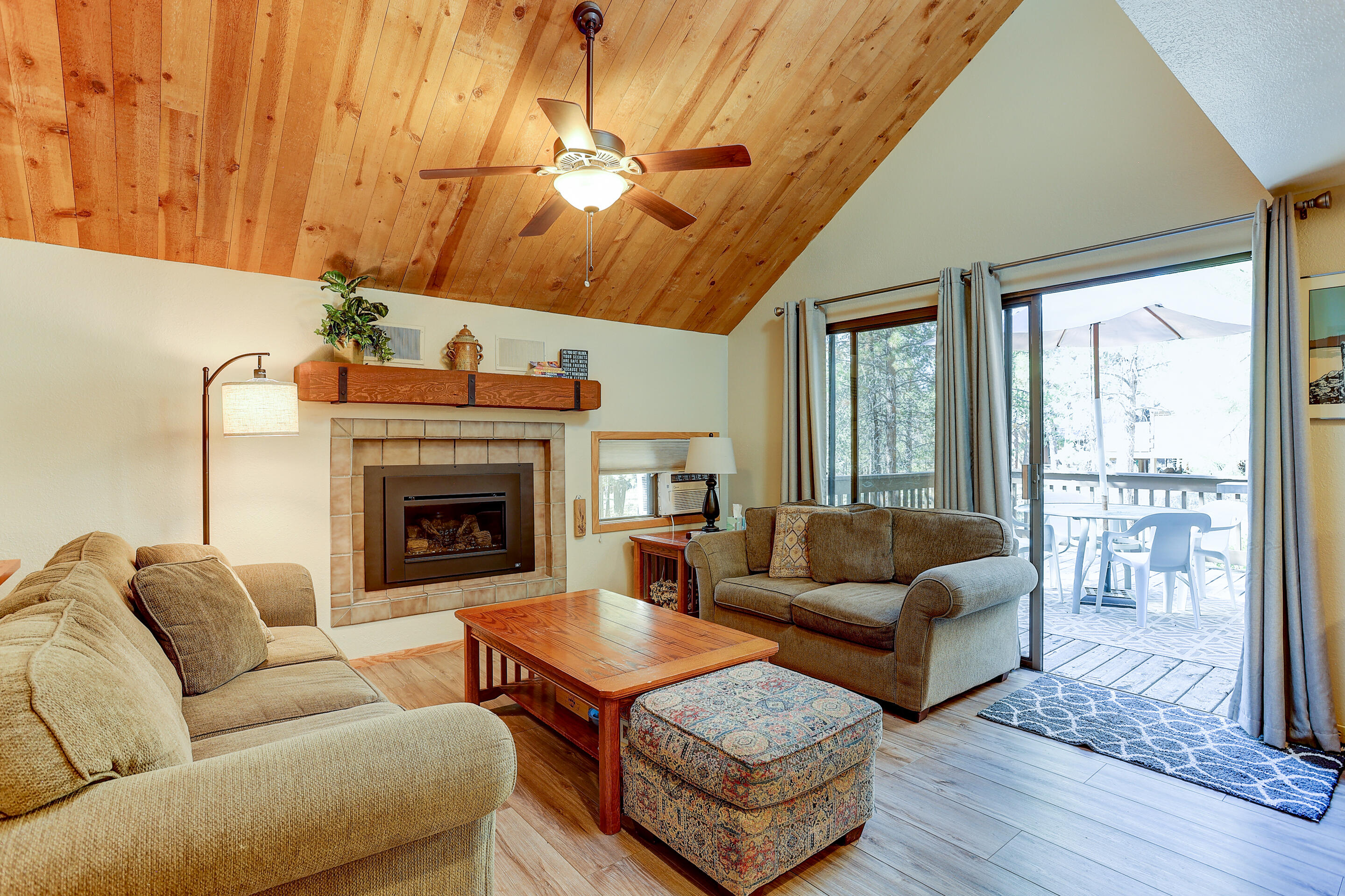 57381 Overlook Road, Unit 8 Sunriver, OR 97707 - Photo 4 of 30 Gallery Image 4