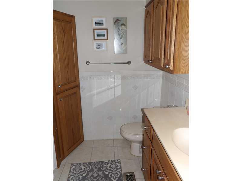 174 Reed Drive Green Tree, PA 15205 - Photo 11 of 12 Full Bath.