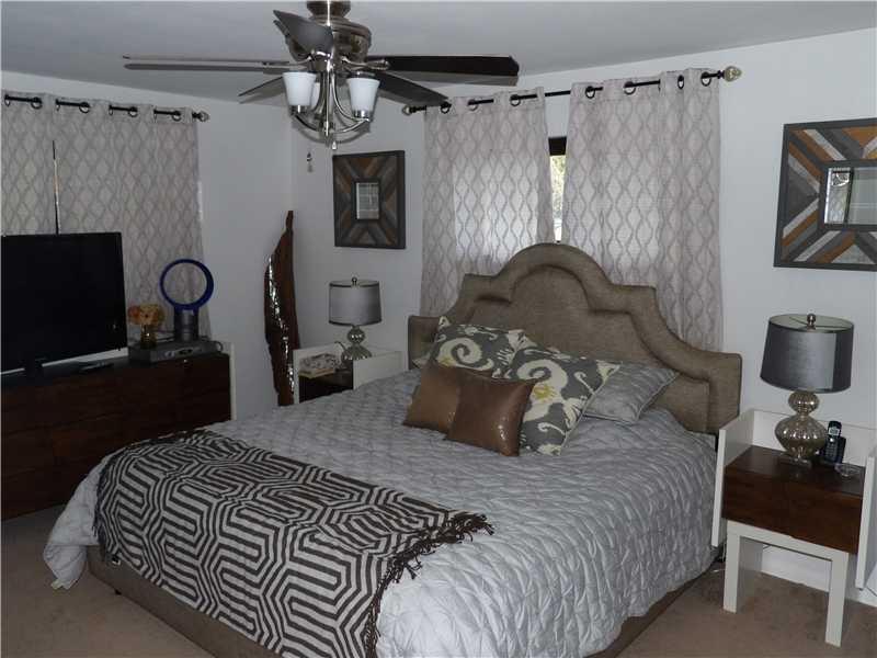 174 Reed Drive Green Tree, PA 15205 - Photo 5 of 12 Master Bedroom.