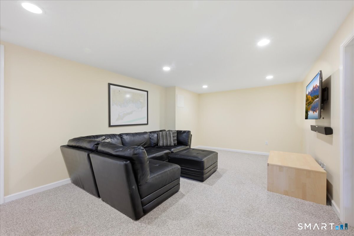 99 Sleepy Hollow Road East Lyme, CT 06357 - Photo 27 of 40