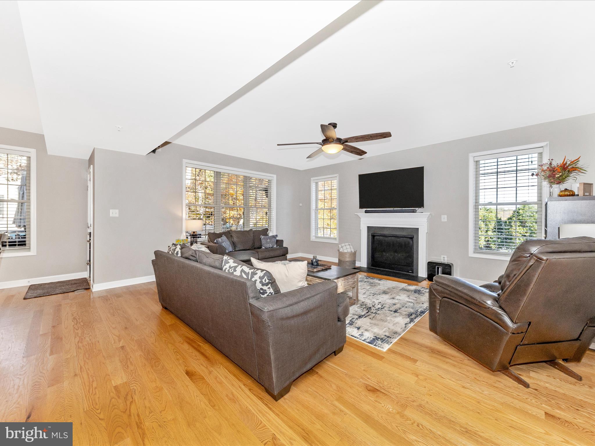 6736 Ridgecrest Road New Market, MD 21774 - Photo 5 of 83 Living Room