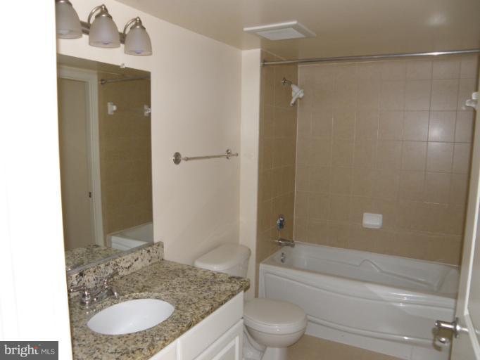 11800 Sunset Hills Road, Unit 608 Reston, VA 20190 - Photo 20 of 27 Bath