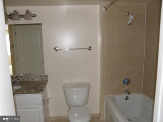 11800 Sunset Hills Road, Unit 608 Reston, VA 20190 - Photo 3 of 27 Bath