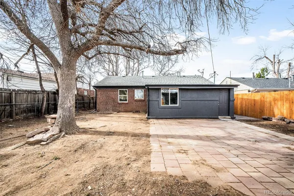 $384,900 | 1350 Dallas Street, Aurora, CO 80010